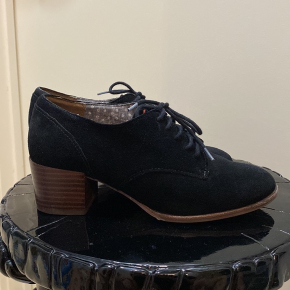 ED by Ellen Degeneres. Super cute block heel. - Picture 2 of 3